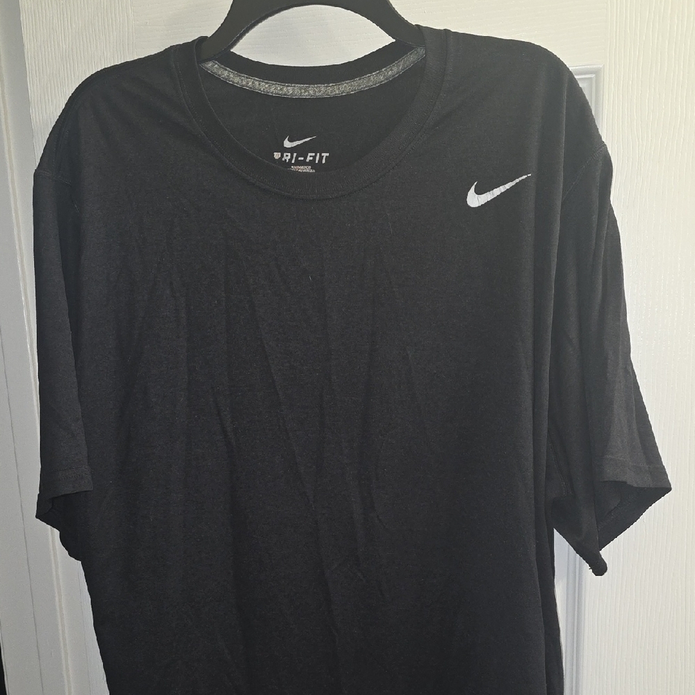 Nike Black Short Sleeve Dri-FIT Tee with White Swoosh Size XXL